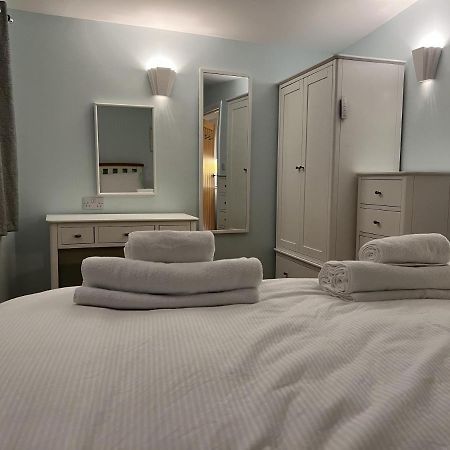 Charming Woodland Lodge 2 Person 1 Bedroom Горад Грэйт Ярмут Екстериор снимка