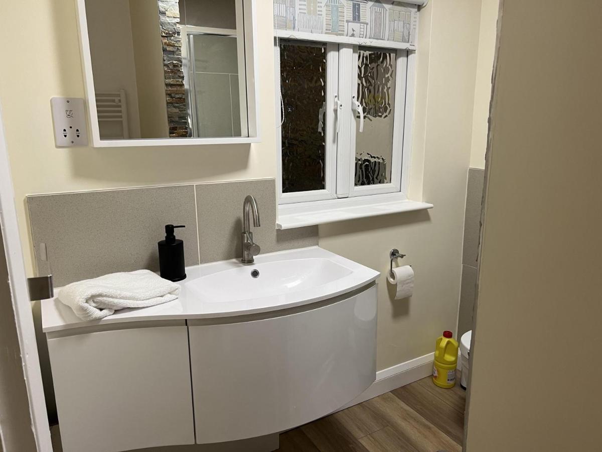 Charming Woodland Lodge 2 Person 1 Bedroom Горад Грэйт Ярмут Екстериор снимка