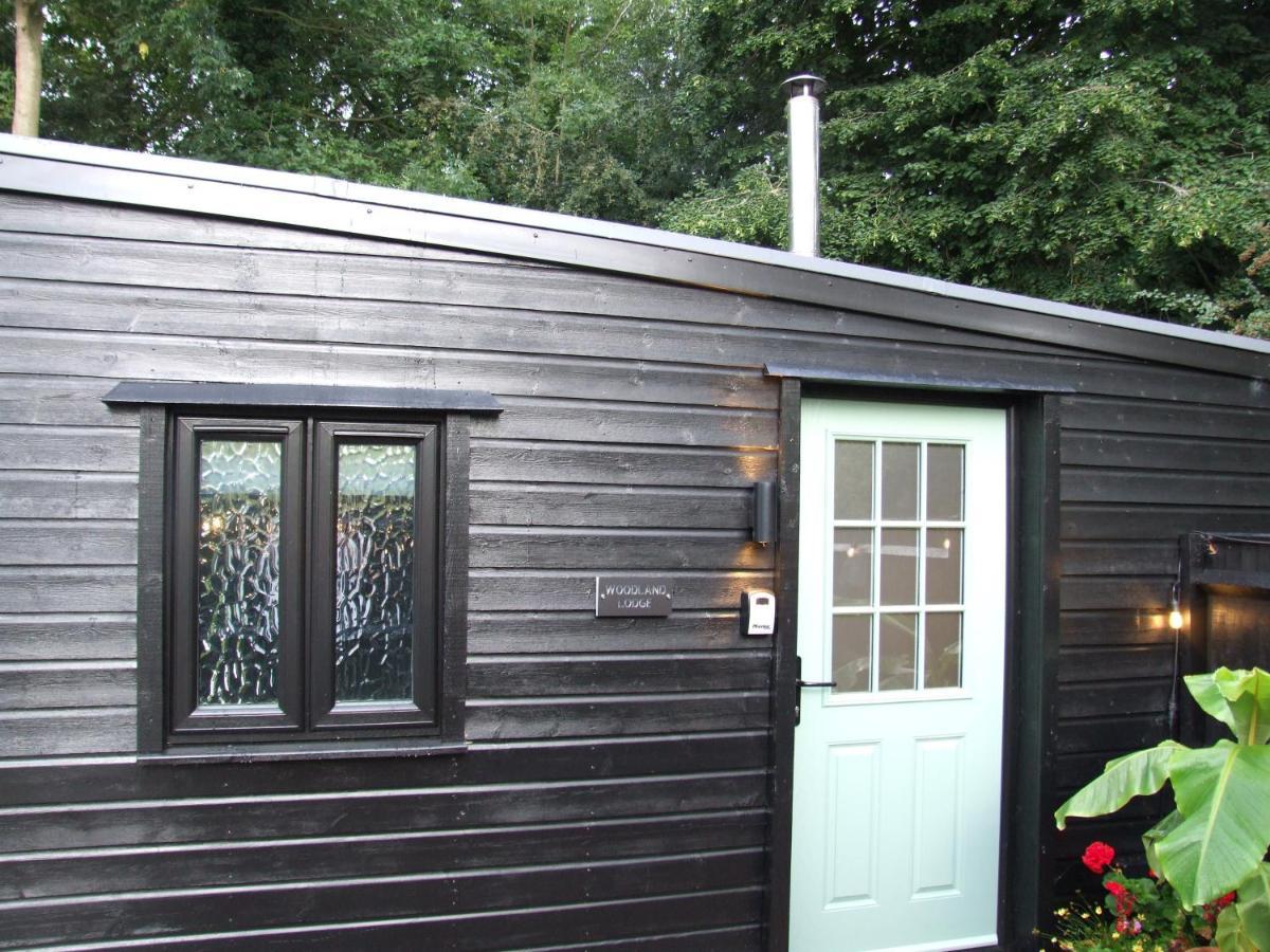 Charming Woodland Lodge 2 Person 1 Bedroom Горад Грэйт Ярмут Екстериор снимка